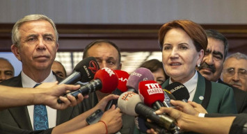 Melih gökçek ve Mansur Yavaş arasındaki diyalog hadsiz bir seviyeye düştü! Siyasilere yakışmayan sözler çıkmaya başladı!