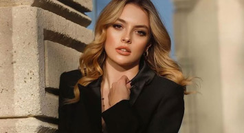 Melis Sezen cesur pozlarıyla sosyal medyayı salladı! Fotoğrafındaki iç çamaşırı detayına takipçilerinden yorum yağdı