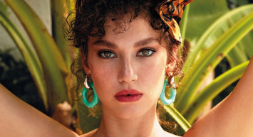 Melisa Şenolsun sütyensiz pozuna hiç yakışmadı! yorumu