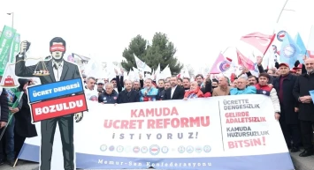 Memur Maaş Günü Sokağa Taştı: “Bütçe Dengelendi, Bizim Sofra Boş Kaldı”