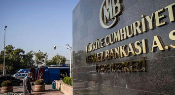 Merkez Bankası beklenmeyeni yaptı: Faiz indirimi piyasalara nasıl yansıyacak? Faiz indirimi krediye erişimi kolaylaştıracak mı?