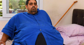 Mersin’de 270 kiloluk Salim’in zor anları: İtfaiyeyle evden çıkarıldı!