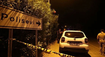 Mersin’deki terör saldırısına dair yeni görüntüler ortaya çıktı: Şehit olan polis memuru Sedat Gezer'in çatışma anı kameralara yansıdı