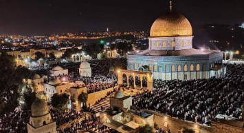 Mescid-i Aksa’da 100 binler Cuma namazını ve teravih namazını eda etti!