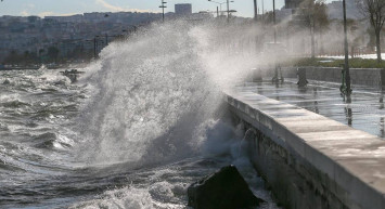 Meteoroloji alarm verdi: Karadeniz için fırtına uyarısı