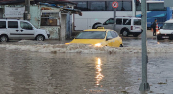 Meteoroloji'den Kritik Uyarı: Karadeniz ve Akdeniz'de Şiddetli Yağışlar, İstanbul'da Hafta Sonu Sağanak