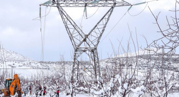 Meteoroloji uyarmıştı: Kar yağışı şehri etkisi altına aldı! Isparta'da yoğun kar yağışı sonrası elektrik kesintisi yaşanıyor