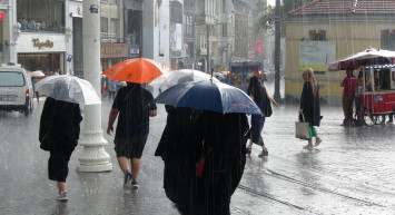 Meteoroloji yeni haritayı paylaştı: Kuvvetli sağanak yağış o saatlerde etkili olacak