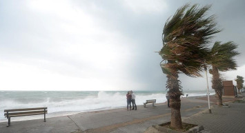 Meteoroloji'den İzmir'e fırtına uyarısı: 20 ilçede etkili olacak!