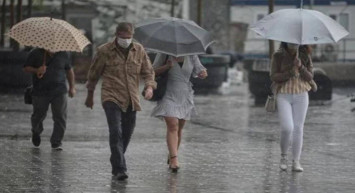 Meteoroloji’den kritik uyarı: O illerde sağanak yağış görülecek! Sıcaklıklar yurt genelinde düşüyor