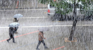 Meteoroloji’den kuvvetli yağış uyarısı: İstanbullular dışarı çıkarken dikkat etmeli