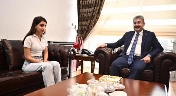 MHP Genel Başkanı Devlet Bahçeli Türkiye'yi ağlatan Ayşe Sabancalı'yı yalnız bırakmadı!