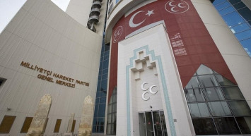 MHP’de "altın" istifa!