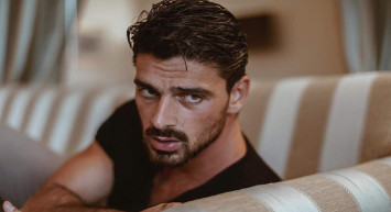 Michelle Morrone kimdir, nereli ve kaç yaşında? Oyuncu Michele Morrone Hatay’a mı geldi, neden geldi? Michele Morrone hayatı ve biyografisi