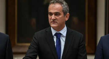 Milli Eğitim Bakan Özer: 'Okulların Kapatılması Söz Konusu Değil'