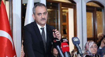 Milli Eğitim Bakanı Mahmut Özer öğretmenlerle iftar programında duyurdu: Öğretmenlik Meslek Kanunu geliyor!