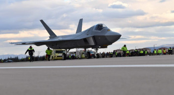 Milli Muharip Uçak komşuyu korkuttu: Endişelenmemiz gerekiyor