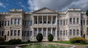 Milli Saraylar Müzesi ziyaretçi akınına uğrayarak cazibesini koruyor!