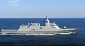 Milli savaş gemisi TCG Burgazada, Fas'ın Tanca Limanı'na demirledi