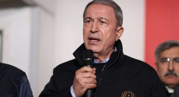 Milli Savunma Bakanı Hulusi Akar: Deprem bölgesinde 25 bin Mehmetçik görev başında
