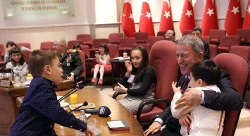 Milli Savunma Bakanlığı'nı çocuk sesleri şenlendirdi