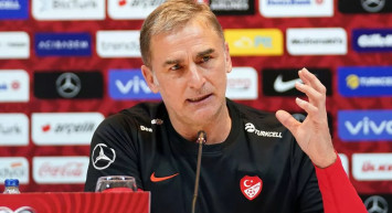Milli Takım Teknik Direktörü Stefan Kuntz kadroya alınmamasına tepki gösteren yıldız futbolculara sert bir çıkışta bulundu
