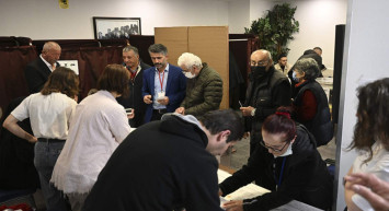 Milyonlar sandık başında: Oy verme işlemi başladı