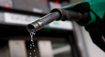 Milyonlarca araç sahibi etkilenecek: Akaryakıtta yeni dönem başlıyor