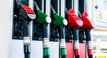 Milyonlarca araç sahibini ilgilendiriyor: Akaryakıtta tabela yeniden değişiyor