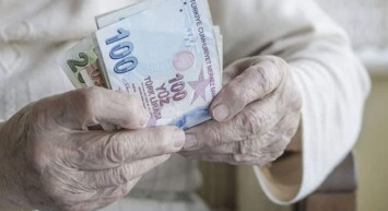Milyonlarca emekliyi sevindiren haber: Beklenen ödemeler hesaplara yattı