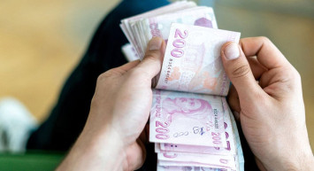 Milyonlarca memur ve emekliye müjde: Hem aylıklar hem de ikramiyeler artacak