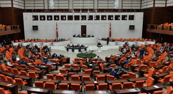 Milyonların gözü Meclis’teydi: Torba yasa teklifi kabul edildi