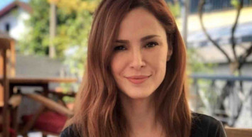 Mine Tugay’ın mayolu paylaşımı nefesleri kesti! Mine Tugay fiziği ve güzelliğiyle herkesin dikkatini çekiyor