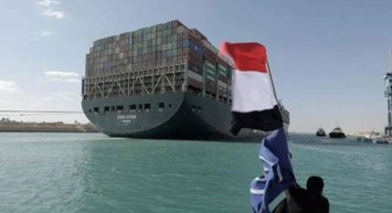 Mısır, Süveyş Kanalı'nı Tıkayan Gemiyi Rehin Aldı