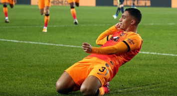 Mostafa Mohammed Geri Dönüyor