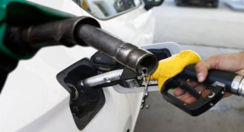 Motorin ve benzine peş peşe şok indirim! Brent petroldeki 20 liralık düşüş benzine yansıyacak! Benzin düşer mi diyenler geceyi beklesin!