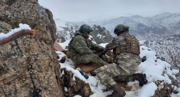 MSB’den gurur veren paylaşım: Her dağın zirvesi Mehmetçik