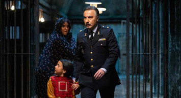 Müdür Müdür Müdür? filmi nerede, kaç yılında çekildi, oyuncuları kimler? Müdür Müdür Müdür? filminin konusu ve oyuncuları