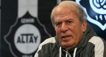 Mustafa Denizli İzmir ekibi Altay'ın başkanı olmayacağını açıkladı!