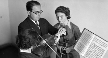 Müzik öğretmeni nasıl olunur? Müzik öğretmeni olmak için hangi bölüme, hangi üniversiteye gitmek gerekir?