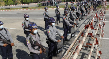 Myanmar'da Salgının Bilançosu Giderek Artıyor! Askeri Yönetim Salgına Karşı Korunmak İçin Halkı Dua Okumaya Çağırdı