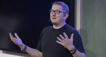 NASA'dan ayrılıp Türkiye'ye dönen astrofizikçi Dr. Umut Yıldız, üniversitede ders vermeye başladı!