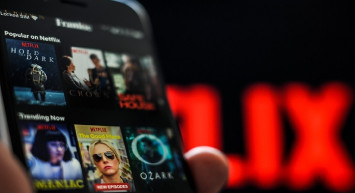 Netflix’ten Ne izlesem? diye düşünenlere çözüm Bir Şeyler Oynat özelliği