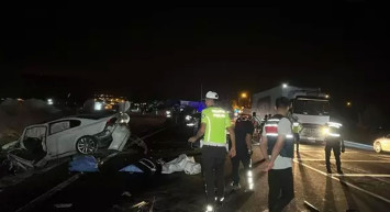 Nevşehir’de korkunç kaza: Tır ile araç birbirine girdi, ortalık kan gölüne döndü