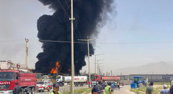 Niğde'de korkutan fabrika yangını: Ekipler seferber oldu!