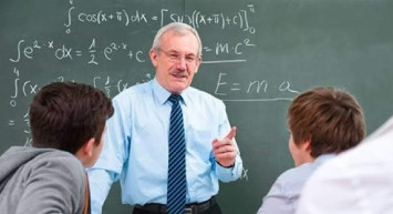 Nisan 2022 ara tatilinde öğretmenler okula gidecek mi?