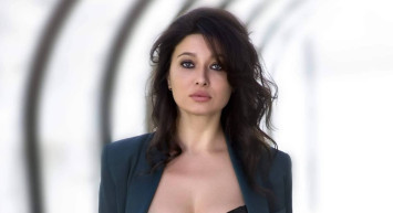 Nurgül Yeşilçay tatil sezonunu açtı! Yeşilçay sevgilisi ile Marmaris koylarında tatilin tadını çıkarıyor
