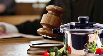 Oğlun ceza aldığı duruşmada düdüklü tenceresini isteyen anne!