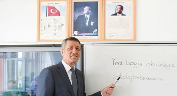 Öğrenciler Dikkat! Milli Eğitim Bakanı Ziya Selçuk Telafi Eğitimin Detaylarını Açıkladı