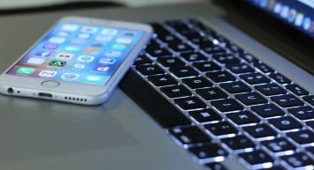 Öğrencilerin beklediği haber Resmi Gazete’de yayımlandı: Vergisiz telefon ve bilgisayar desteği detayları belli oldu